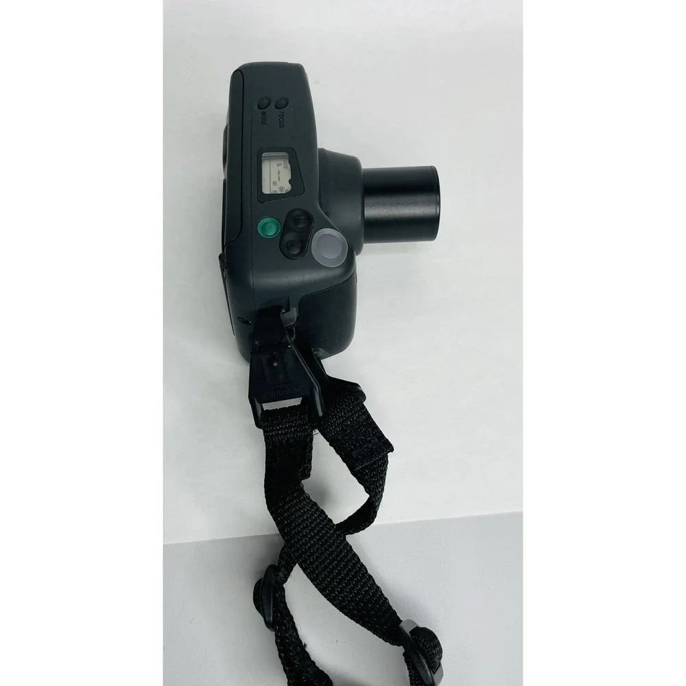 Pentax‎ Zoom 90-WR 35mm Point & Shoot Weather Resistance Camera Remote and Case